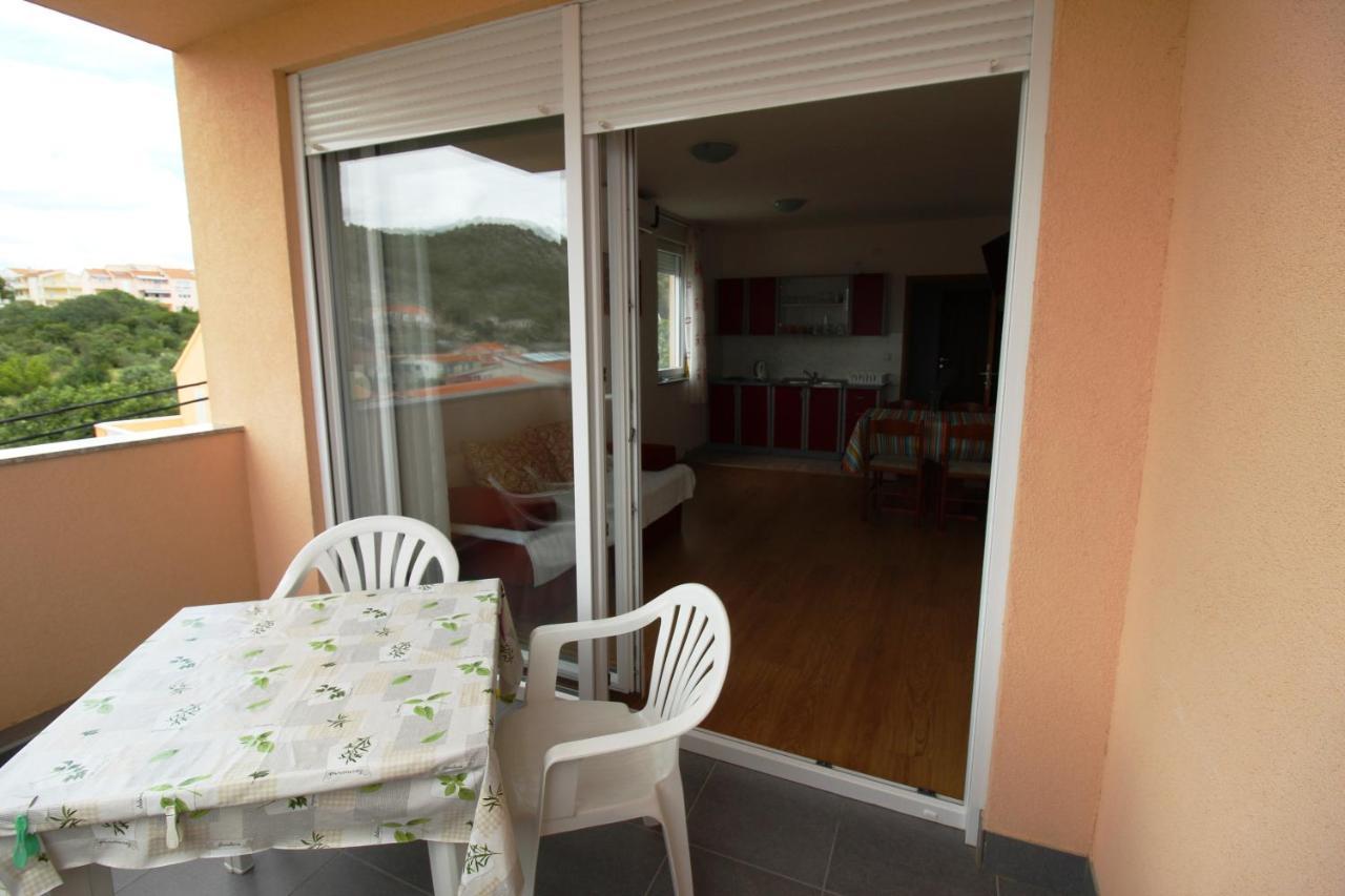 Apartment Sea View Saric Drage Exterior photo