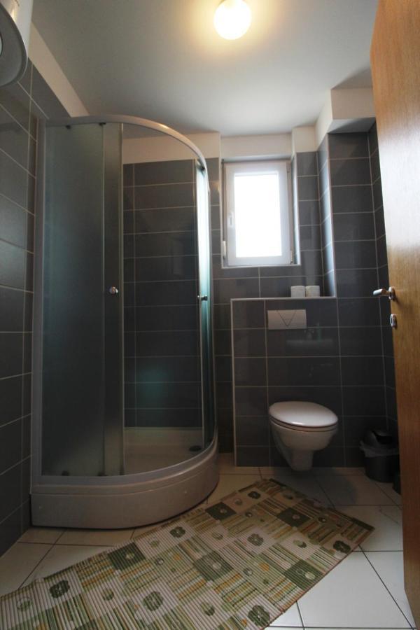 Apartment Sea View Saric Drage Exterior photo